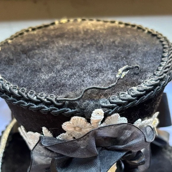 Mini Skeleton Goth Black Cocktail Fascinator Top Hat - Picture 8 of 9